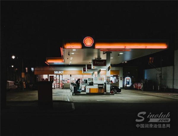 EU-fuel-and-lubricant-prices-down-6.1-in-August-2024-729x556.jpg
