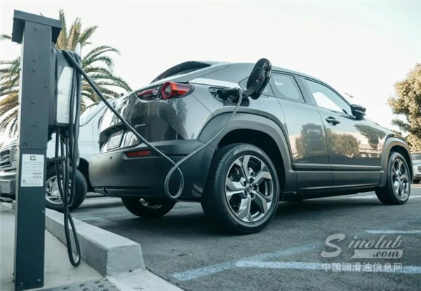 EVs-to-make-up-over-a-quarter-of-global-car-sales-in-2025-729x505.webp.jpg